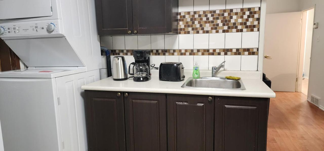 Chesskings Guest House - Unit 1 วินนิเพก ภายนอก รูปภาพ